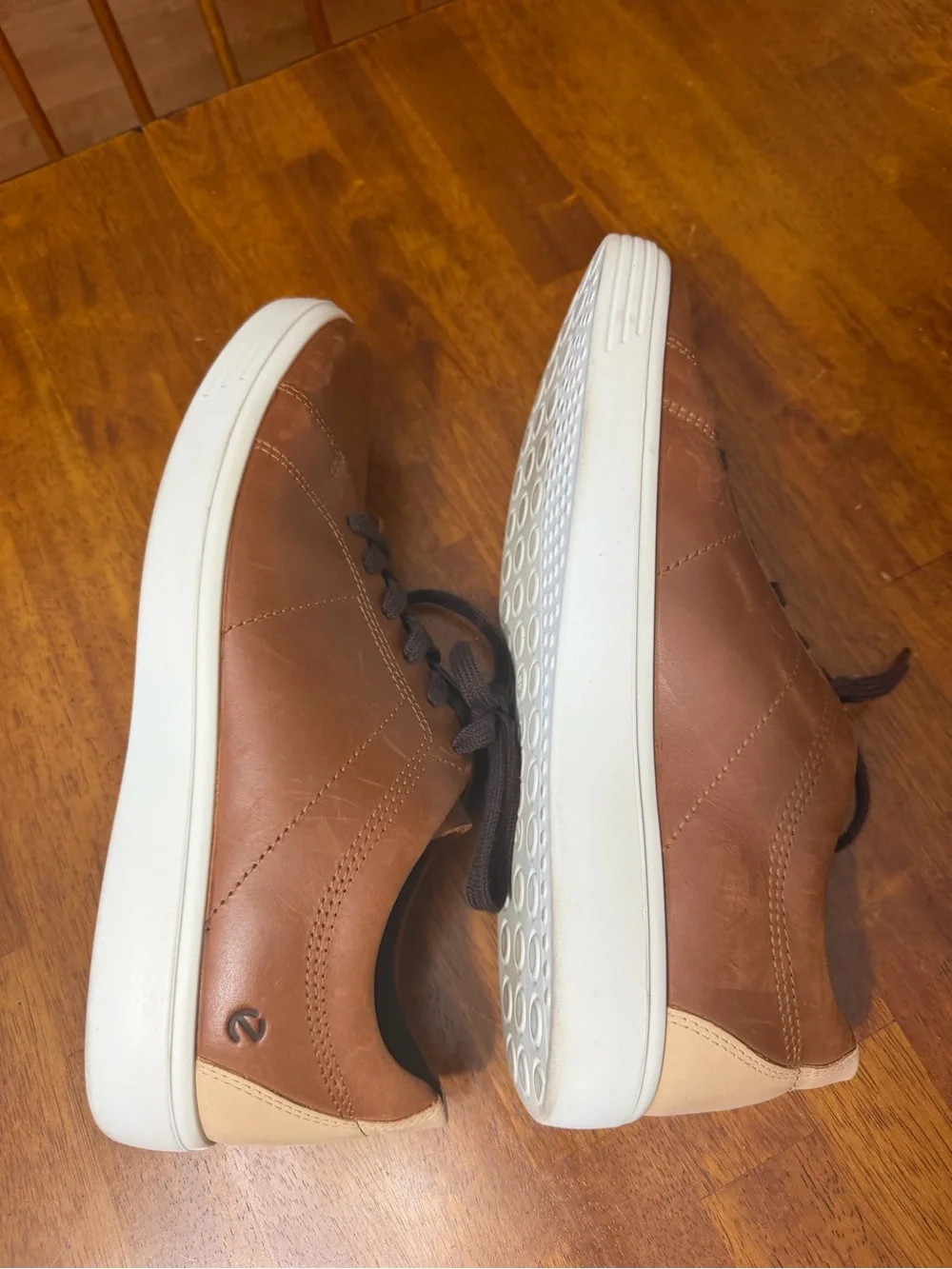 Worn 1x ECCO Classic Low Men’s Leather Sneaker Size 11 Medium Cognac Brown
